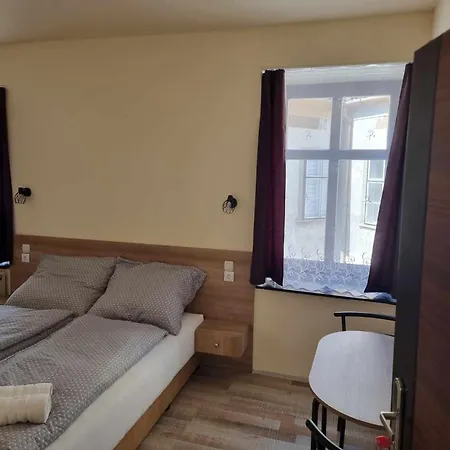 Sas Ter Vendeghaz Pensión Sopron